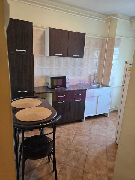 Vanzare apartament 2 camere in zona bd. Decebal stradal